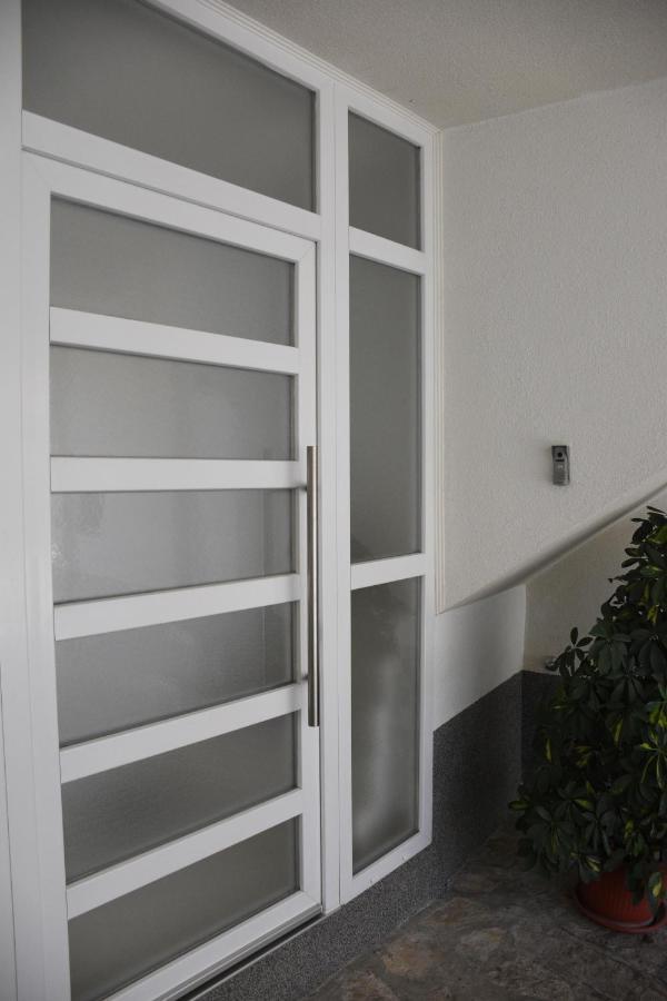 The White Apartment Mostar Exterior photo